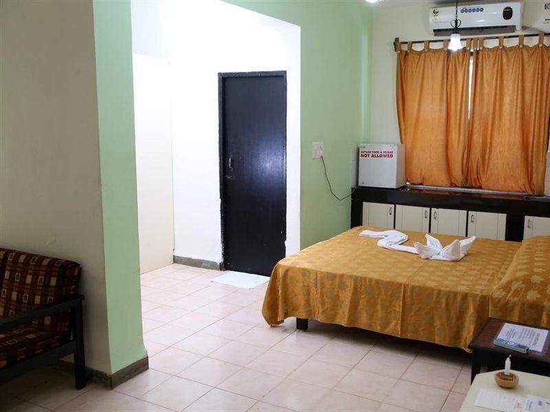 Alor Holiday Resort Calangute Luaran gambar