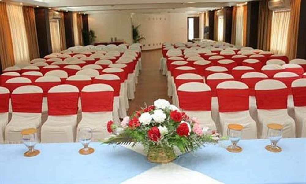 Alor Holiday Resort Calangute Luaran gambar