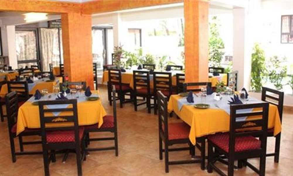 Alor Holiday Resort Calangute Luaran gambar